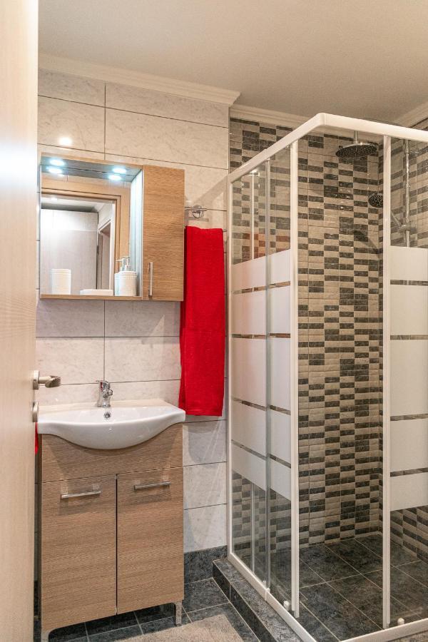 Comfortable Near Athens Airport!!