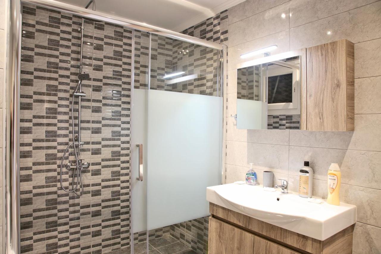 Comfortable Near Athens Airport!!